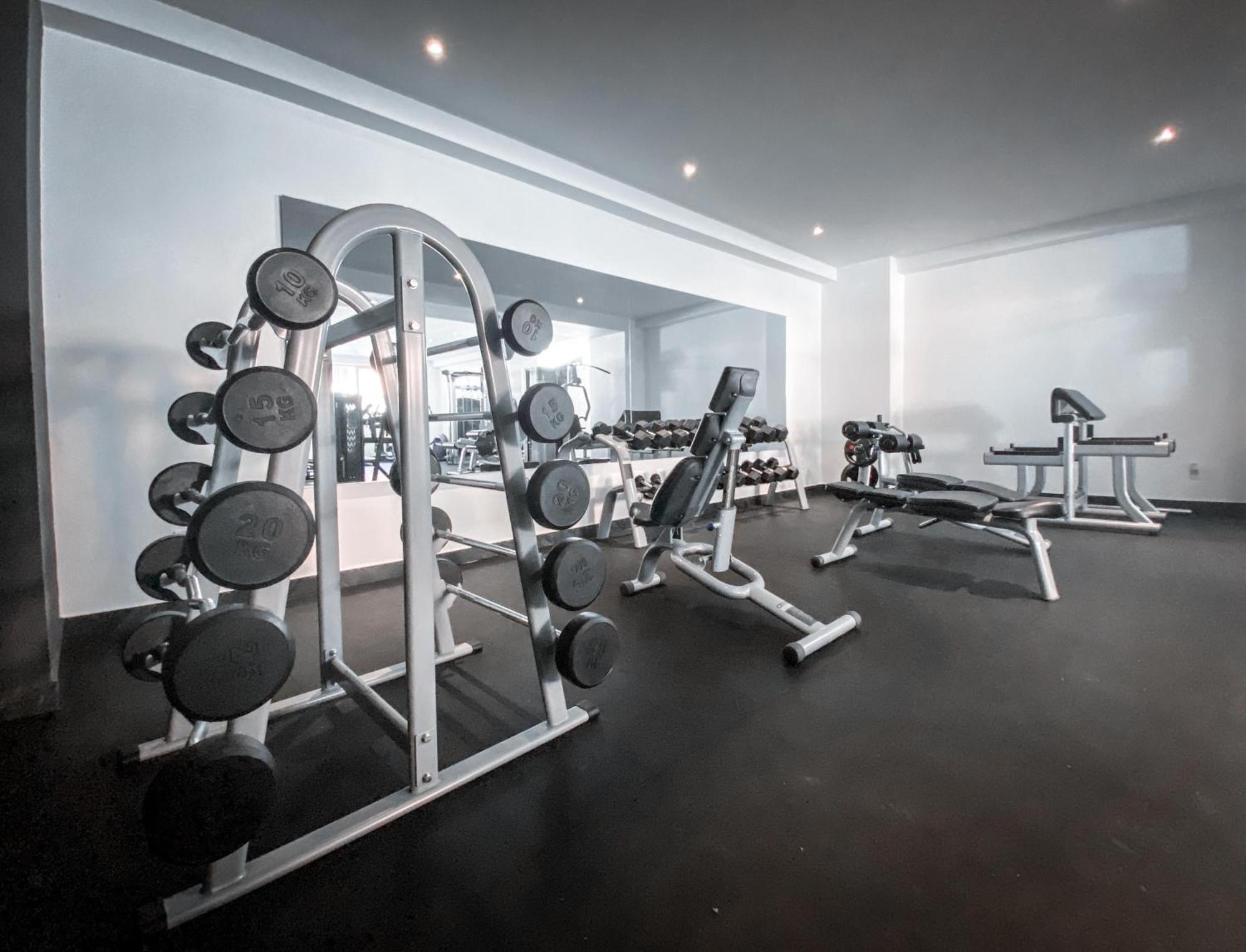Holiday home Prime 2br Condo, Rooftop Pool And Gym